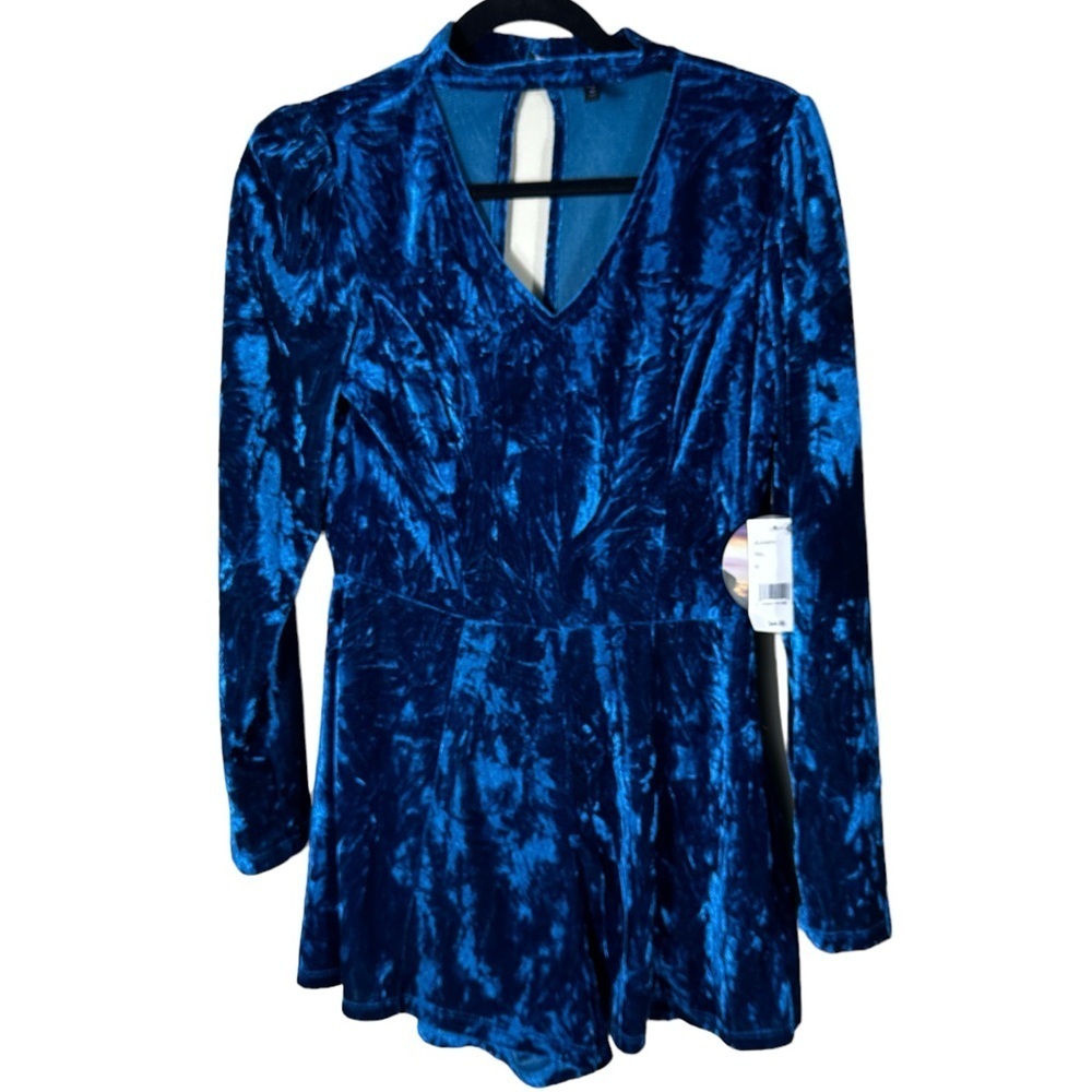 Bebop Women 'sVelvet Choker V-Neck Long Sleeve Jumpsuit Women's Size M NWT